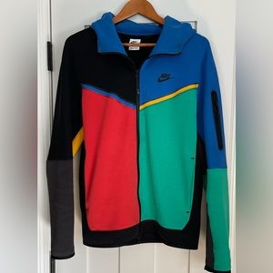 Nike Tech Fleece zip up hoodie.